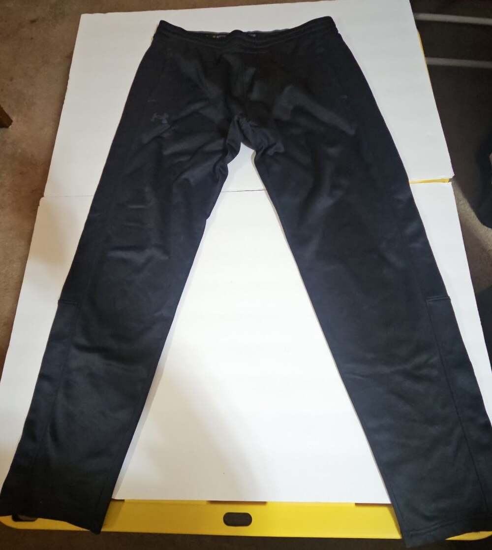 Under Armour Athletic Pants Size LG Black Loose Fit